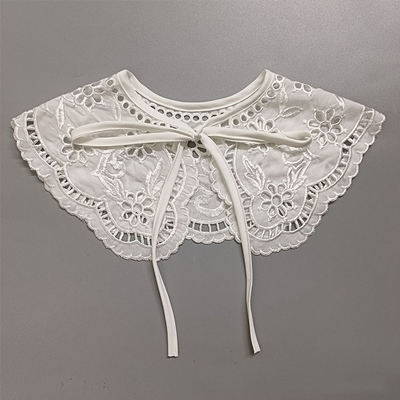 Collier de poupée Collier creux de fleur de rose Chapeau brodé Mode All-match Jupe Vêtements accessoires Faux collier
