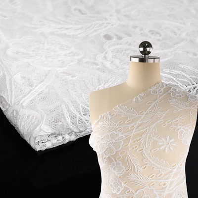 Vêtement de mariée en dentelle en tissu de mariée en broderie florale en tulle en dentelle en dentelle en 2024